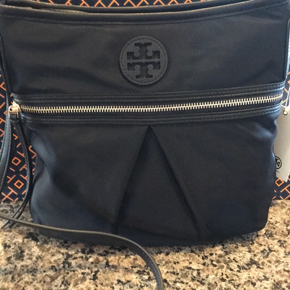🌸NWT Tory Burch Nylon Swing Pack - Picture 3 of 8